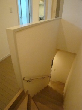グランドゥール原宿 階段