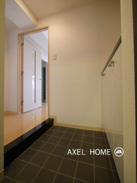 リヤド　カガヤ　玄関