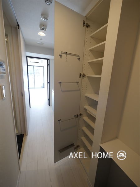 アジールコート新宿の玄関収納