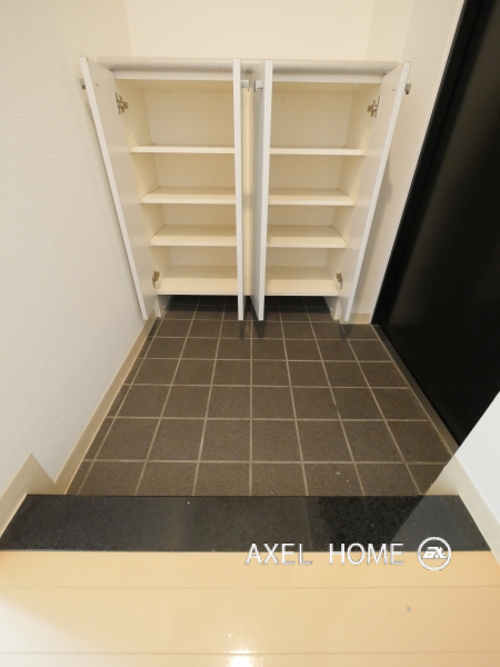 リヤド　カガヤ　リビング