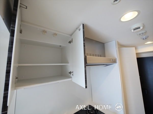 アジールコート新宿のキッチン上段収納