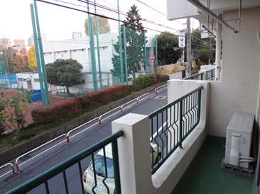 マンション四谷 室内ベランダ