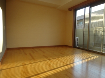 フロレスタ・アヤメ