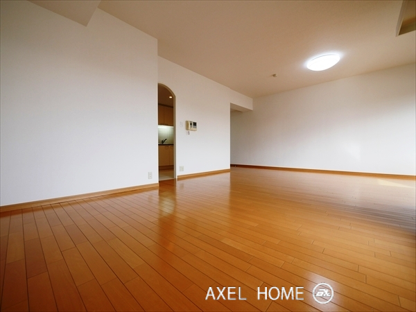 カルパティア市ヶ谷