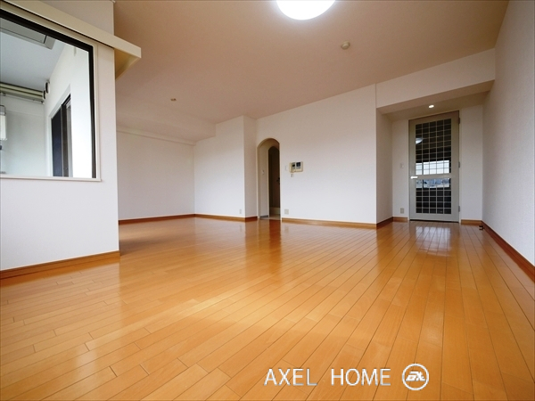 カルパティア市ヶ谷