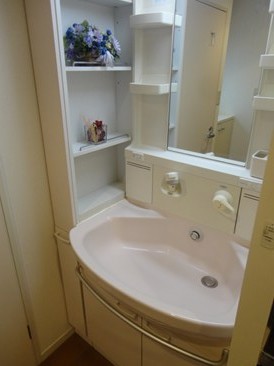 マヤ信濃町五番館