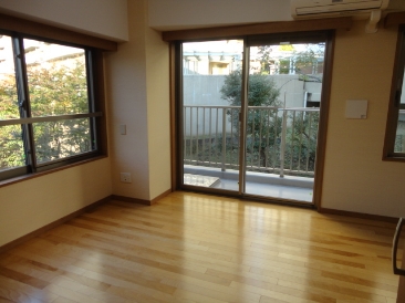 フロレスタ・アヤメ