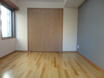 フロレスタ・アヤメ