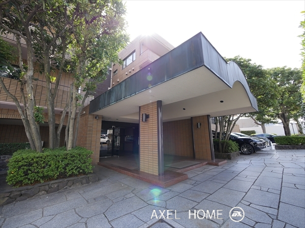 ベルテ表参道の駐車場