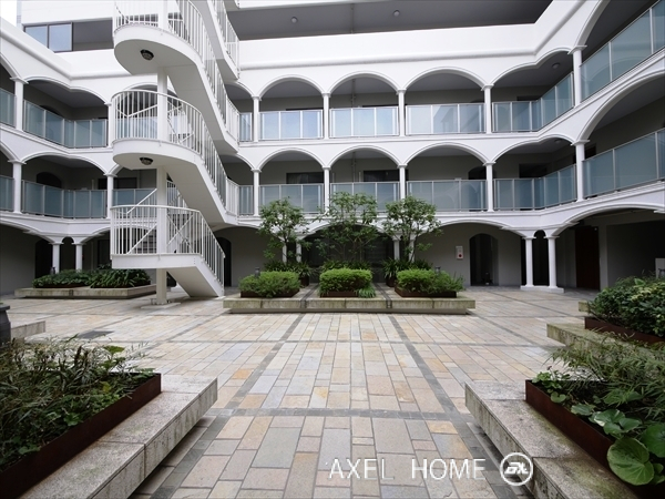 カルパティア市ヶ谷