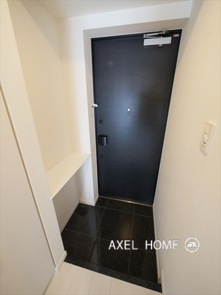 アジールコート新宿の玄関内側