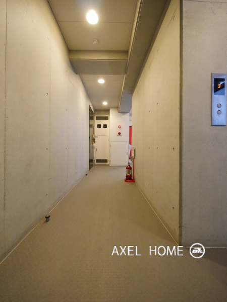 リヤド　カガヤ　玄関