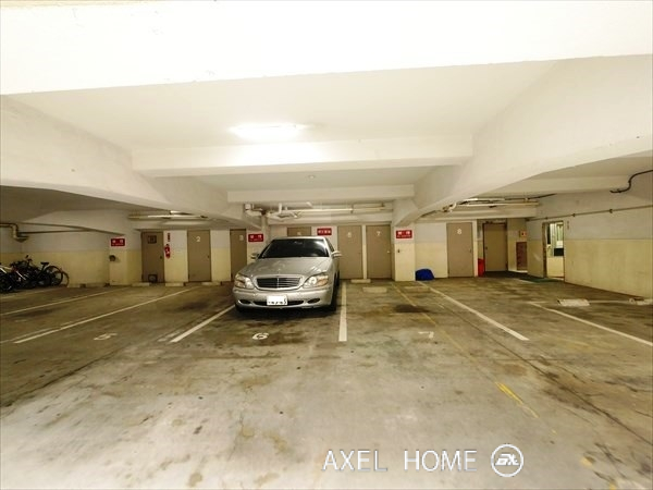 原宿第三宮庭マンション駐車場