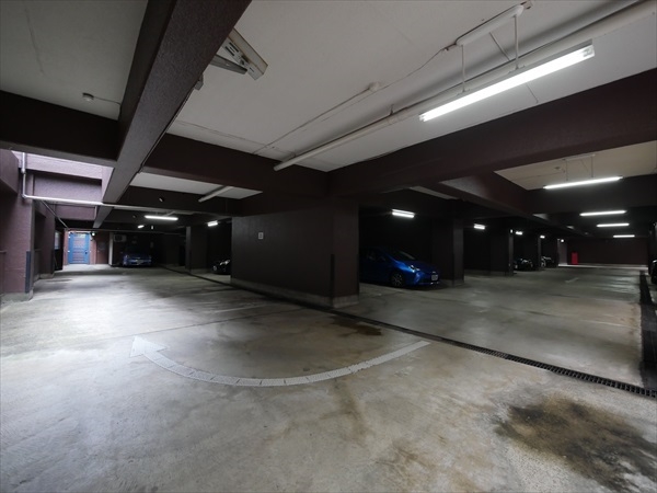 平置き駐車場（地下1階）