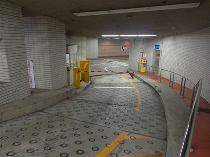 地下平置駐車場　￥７０，０００（税別）