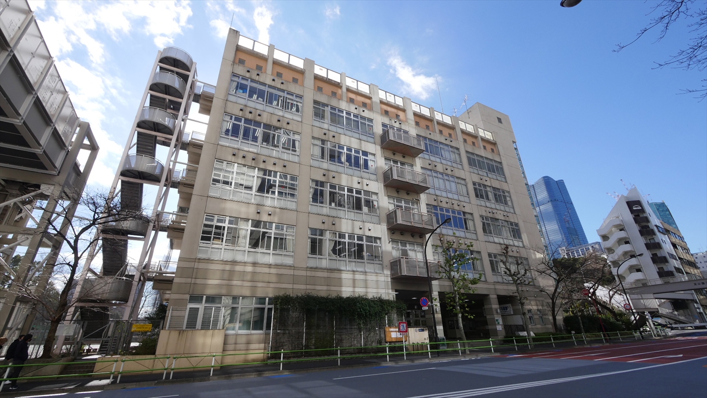 御成門小学校周辺の街並み