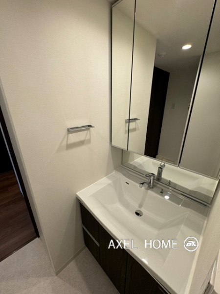 WAKABA View Apartment (若葉ビューアパートメント)