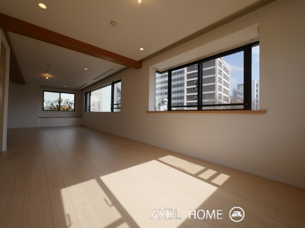 ＡＫＡＳＡＫＡ ＴＭ ＦＬＡＴ