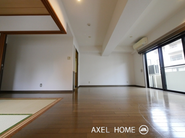 YOKOTAHOUSE (ヨコタハウス)