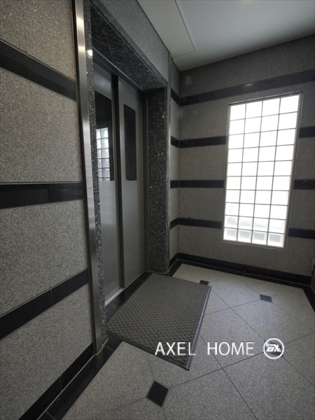レオーネ三越前