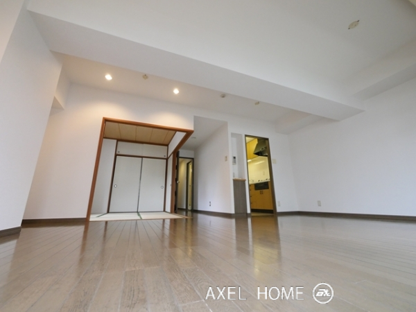 YOKOTAHOUSE (ヨコタハウス)