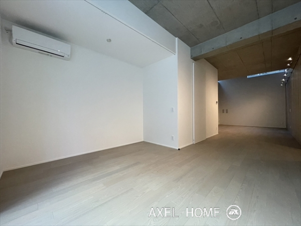 The Room 四谷大京町（ザルーム四谷大京町）
