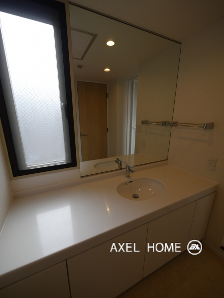 ＡＫＡＳＡＫＡ ＴＭ ＦＬＡＴ