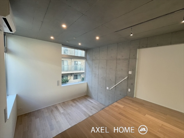 The Room 四谷大京町（ザルーム四谷大京町）