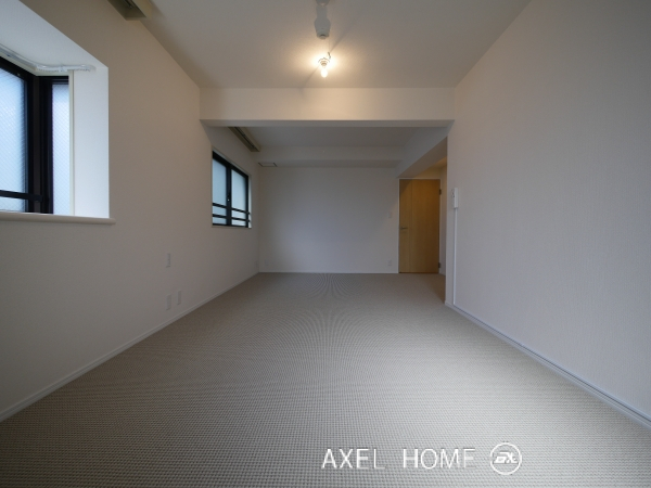 ＡＫＡＳＡＫＡ ＴＭ ＦＬＡＴ