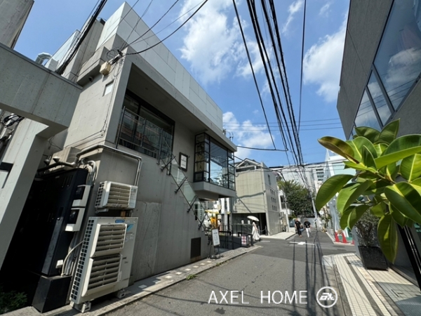 R's aoyama (アールズ青山)