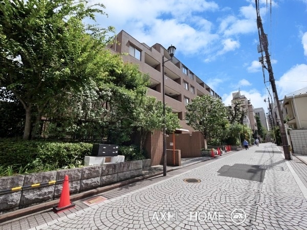 ライオンズガーデン四谷津の守坂