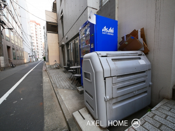 カルロ四谷　
