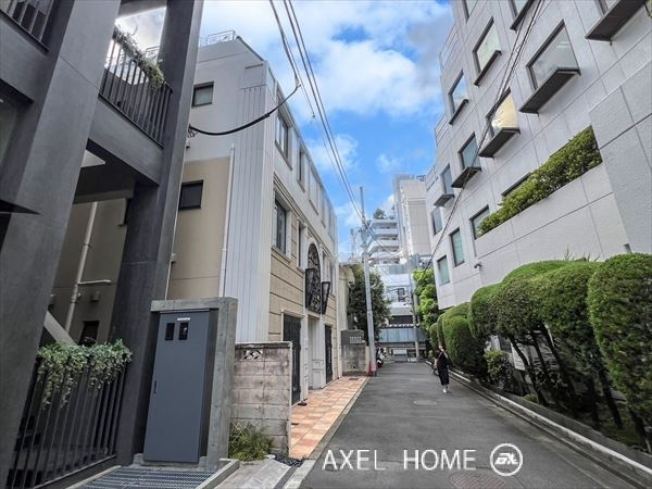 MA RESIDENCE MINAMIAOYAMA（エムエーレジデンス南青山）