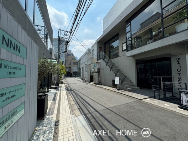 R's aoyama (アールズ青山)