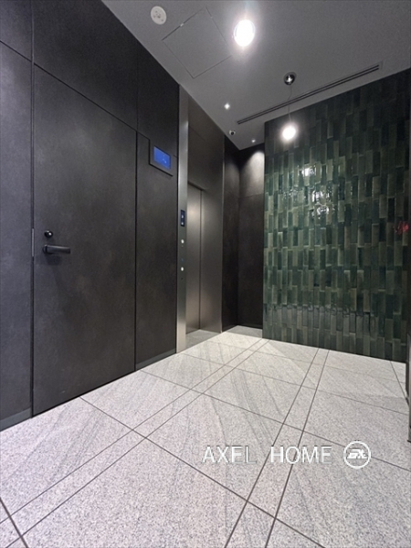 LUSSO AKASAKA（ルッソ赤坂）