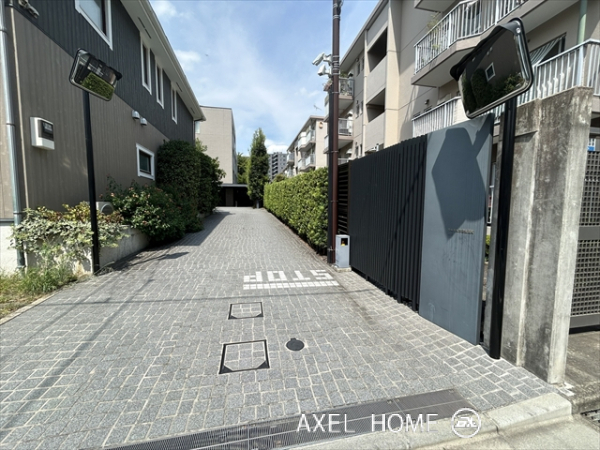 ウエリス市谷加賀町