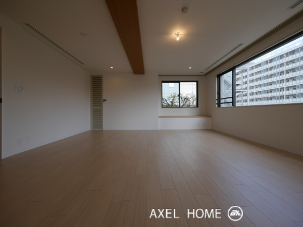 ＡＫＡＳＡＫＡ ＴＭ ＦＬＡＴ