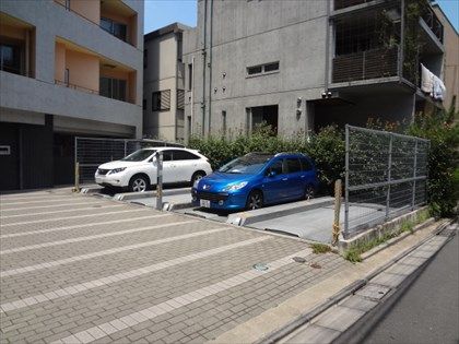 サンコーレジデンス千駄ヶ谷　駐車場