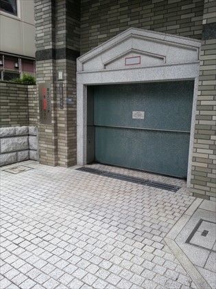 カーリフトサイズ：全長5000×全幅2000×全高1800×重量2000