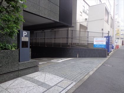 ￥３７，６５０～（平面駐車３台、機械式駐車２１台）