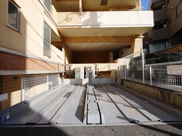 パークアクシス明治神宮前　駐車場