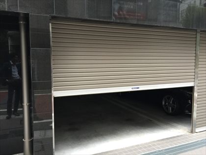 シャッター付平置き駐車場　￥４５，０００（税込）