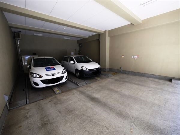 エクセルコート新宿　駐車場