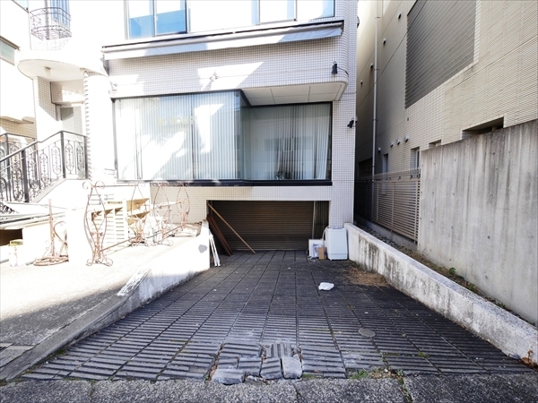 三澤ビル　(事務所・店舗)　駐車場