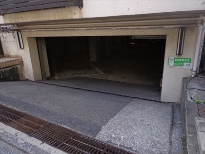 月額２５，０００円　平置き