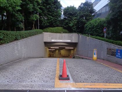 地下平置駐車場　￥７０，０００（税別）