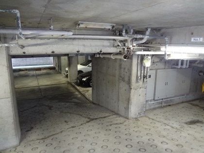 ビラ・フレスカ　駐車場