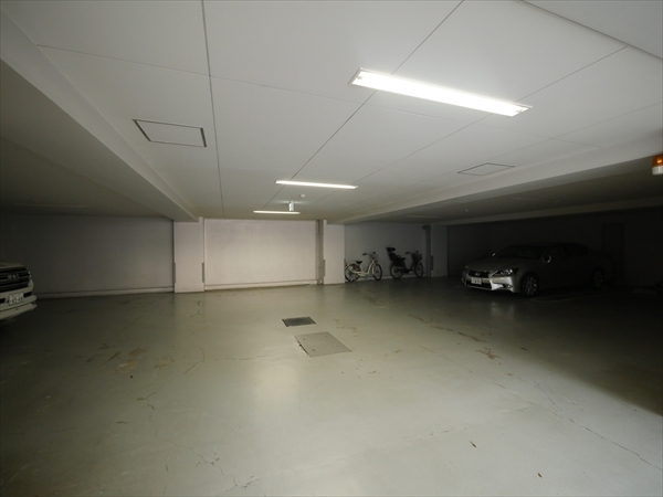 地下駐車場