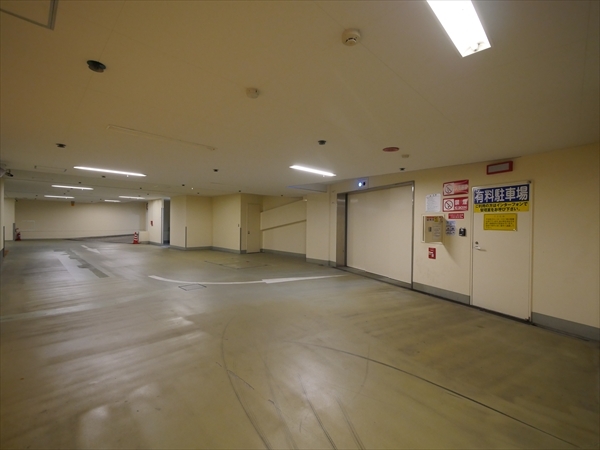￥４３，０００（全長５０００×全幅１９５０×全高１５５０×重量１９００）