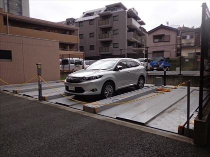 月額３１，０００円（下段）３５，０００円（上段）４０，０００円（平置き）